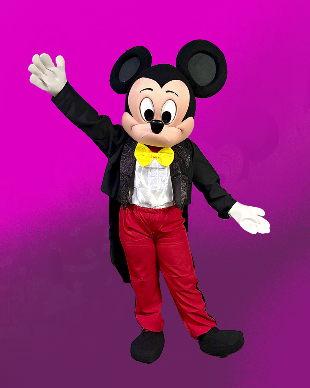 Personagem Mickey em traje de gala
